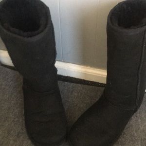 Excellent condition! Black tall Ugg’s